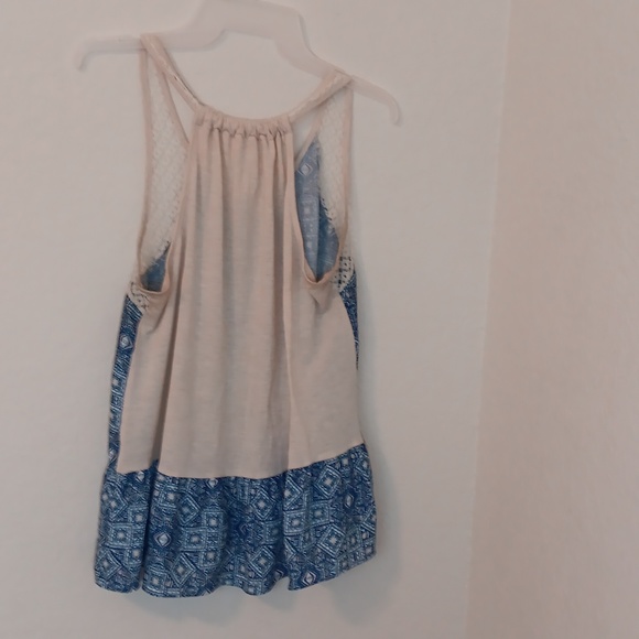 Demeanor Ruffle Top‎ L - Picture 2 of 3